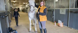 Hon är gärna spindeln i nätet