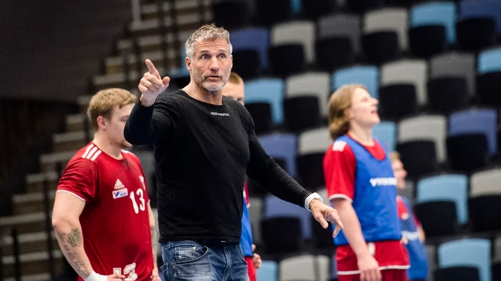 Peter Melchersson ser inte fram emot att åka till Eskilstuna - men handbollsmatchen ska bli roligare.
