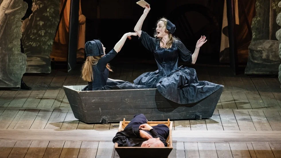 På lördag kommer Romeo & Julia Kören till Nyköpings teater med föreställningen "Fredmans begravning".