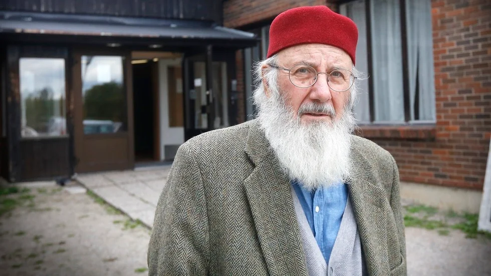 Abd al-Haqq Kielan, församlingens ordförande, tänker inte gå med på salafisternas krav på att nuvarande styrelse ska kliva av för att ersättas med konservativa ledamöter.