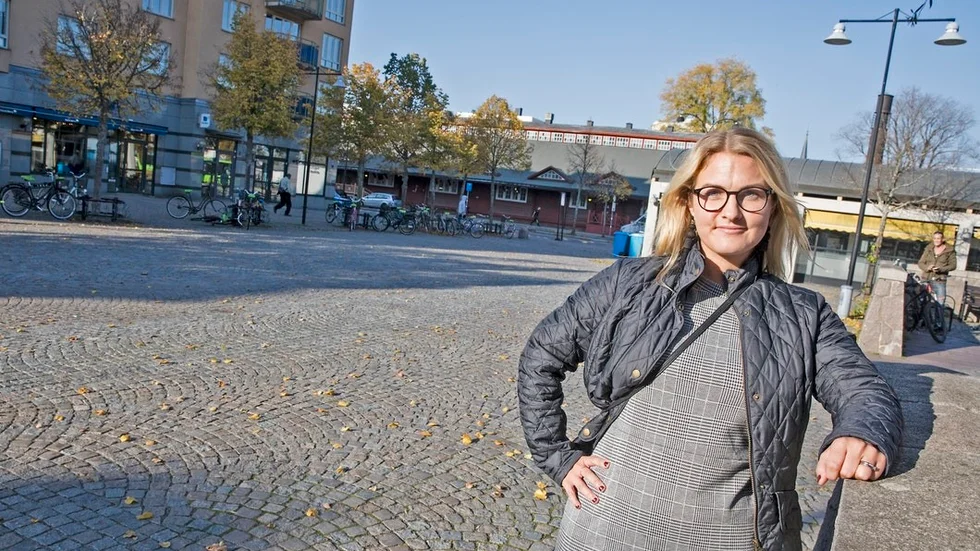 Ida Grönvall, projektledare Citysamverkan i Katrineholm, berättar att isbanan kommer åter till torget under vintern.