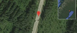 Lastbil stillastående på E4 - vägen är helt avstängd