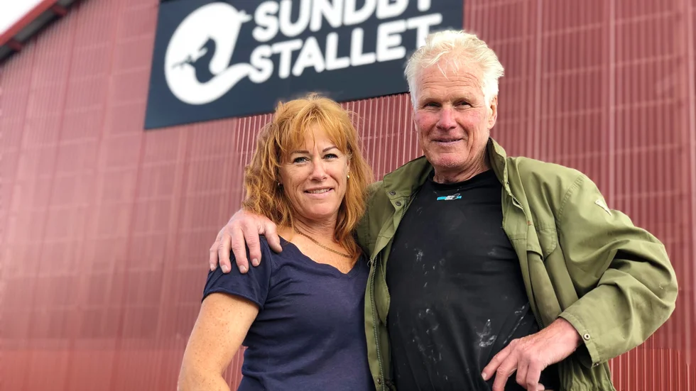 "Många bor här ute på Tosterö och då skapar vi möjligheter för dem", säger Ove Sjöberg som driver Sundbystallet tillsammans med makan Eva Planås. 