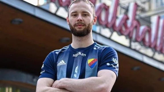 Trosakillen Max Johnson berättar om klubbytet till Djurgården.
