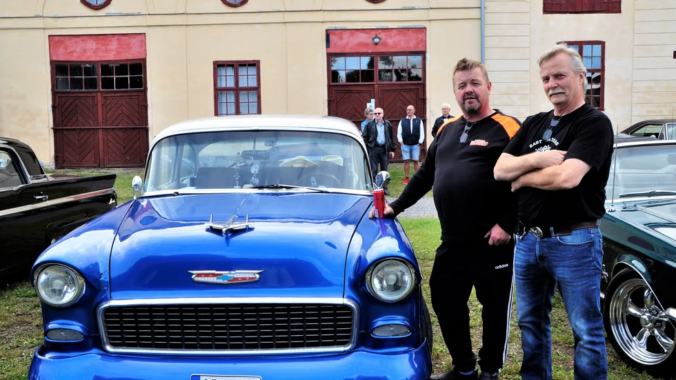 För Jarmo Rahkonen och Peter Karlsson är det inte första gången på bilträffen i Österbybruk.