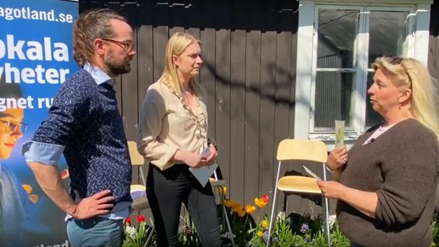 Meit Fohlin (S) får besök av reportrarna Simon Bendelin och Cecilia Thomsson under deras valturné. Under serien gör de hembesök hos Gotlands toppolitiker.
