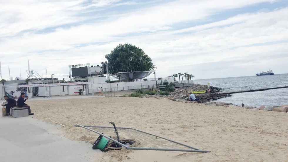 Det blev ingen restaurangpaviljong vid Kallis strand i sommar. 