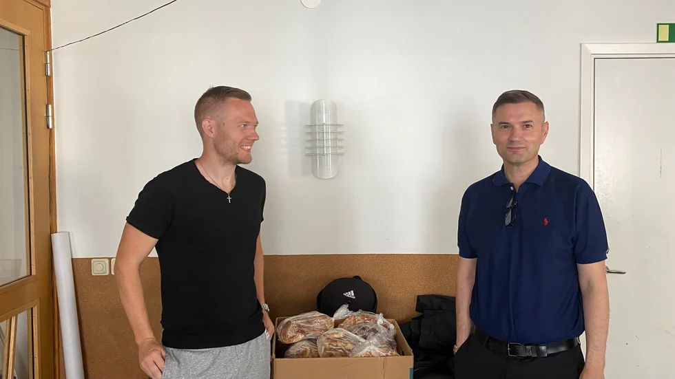 Rasmus Fuhrman och Dimitri Keväänranta berättar att de har sett en stor ökning av antalet barnfamiljer som vänder sig till kyrkan för att få hjälp att klara sig.