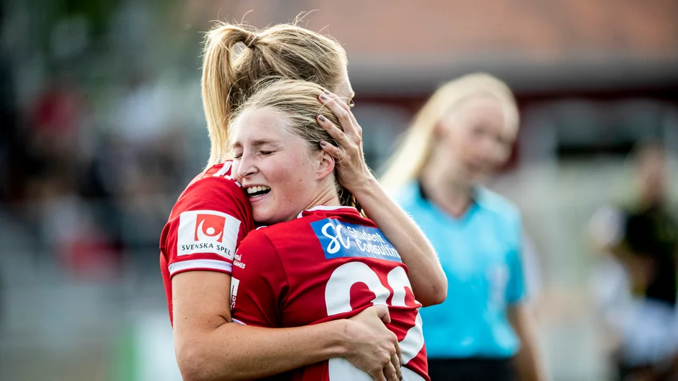 Piteå IF:s Fanny Andersson och Hanna Andersson.