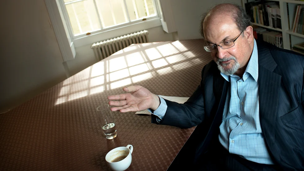 "Salman Rushdie skrev Satansverserna och det upprörde många muslimer. Men att i böcker och andra skrifter skriva vad man tycker om Koranen, och att demonstrera med lämpliga plakat, bör med hänvisning till yttrandefriheten tillåtas. Jag tycker däremot att offentlig bränning av Koranen och andra heliga skrifter bör förbjudas" skriver Thorbjörn Nilsson.