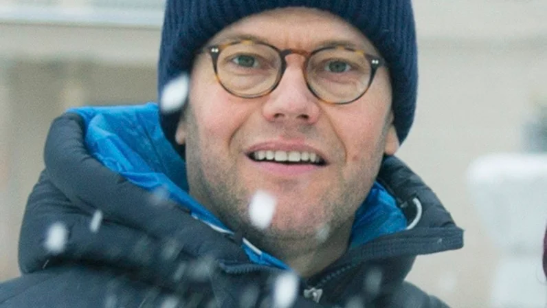 Prins Daniel besöker på fredagen Stiga Sports AB i Eskilstuna.