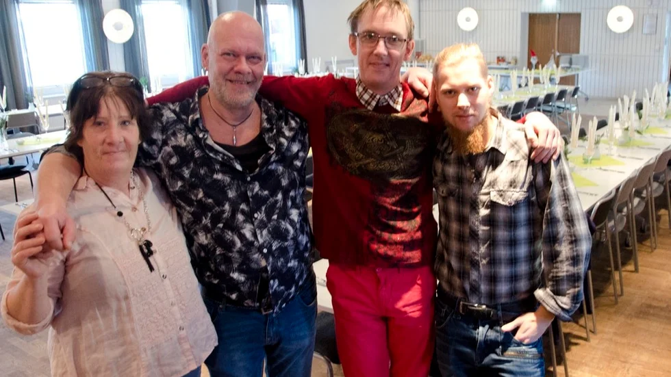 "Vi är lediga i dag men det är så kul att göra det här för våra brukare " Jeanette Collin, Thomas Jakobsson, Marcus Ågren och Nicklas Hedström jobbar alla inom hemtjänsten och har varit drivande bakom julfesten