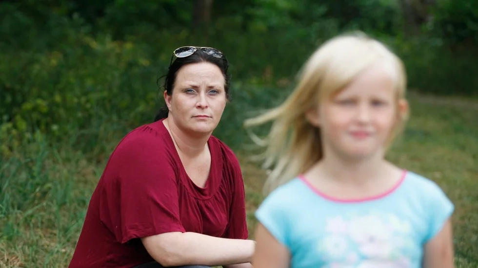 Sofia Näslund skulle hämta sin 6-åriga dotter Lillie-Anne Näslund på sommarfritidset, när hon möttes av en låst dörr och ett övergivet barn.