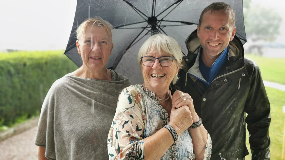 Marianne Renfors och Stina Näslund från föreningen En vild idé krävde svar från kommunstyrelsens ordförande Jacob Högfeldt (M) om ytterligare satsningar på biologisk mångfald. En fråga som är viktig för Strängnäs att arbeta vidare med, konstaterade Högfeldt.