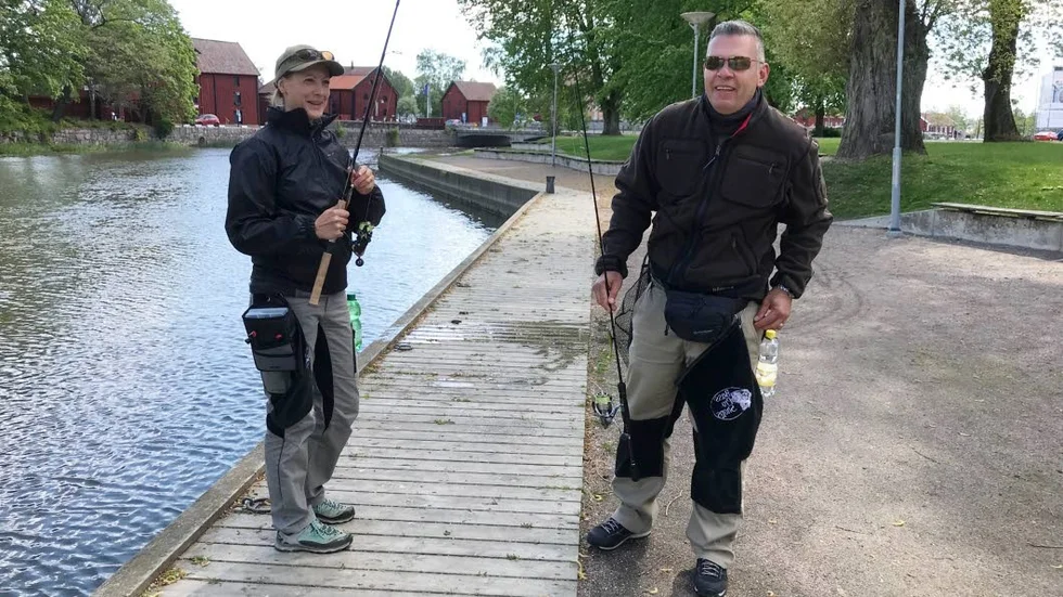 Claudia Hellner och Miodrag Mladenovic har turistat i Nyköping i flera år. De tycker inte att båtplatser i ån är en bra idé.