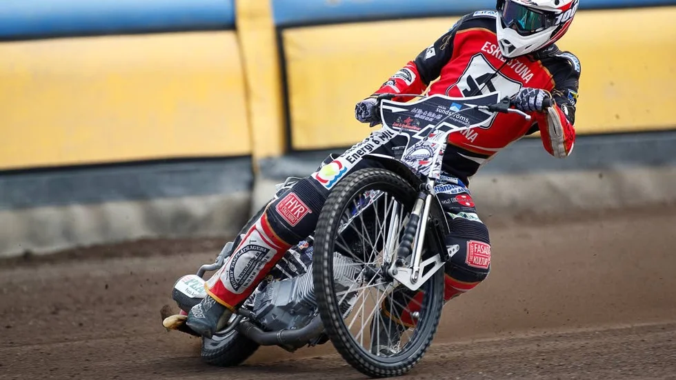 En nedbantad Linus Eklöf ska få bättre fart på speedwayovalen.