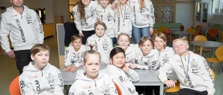 Tårtkalas när bandyhjältarna firades