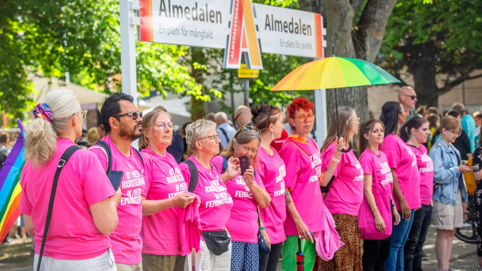 Feministiskt initiativ genomförde en manifestation i Almedalen efter att Jimmie Åkesson avslutat sitt tal. För detta polisanmäldes partiet.