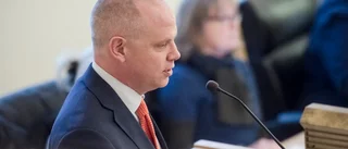 M kräver utredning före ny upphandling – kommunalrådet svarar inte