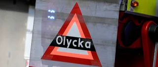 Personbil voltade och hamnade på åkern vid Dillnäs