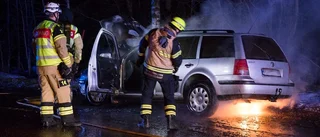 Bil började brinna på väg 56
