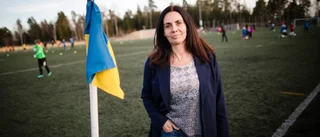 Maria kan inte släppa fotbollen
