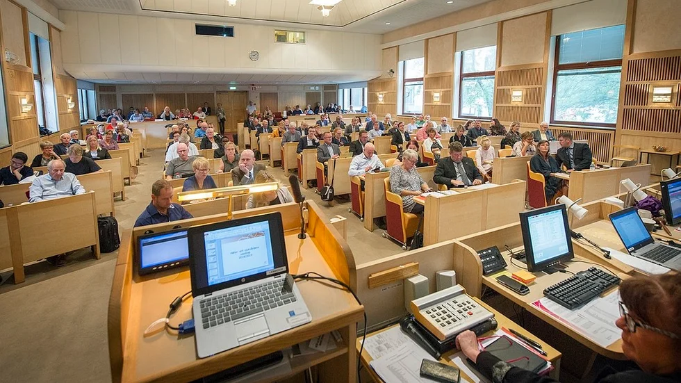 Sista fullmäktige avhandlades i landstingssalen intill centrala administrationen Vita huset. Nu flyttar landstingsfullmäktige till nya länsmuseet.