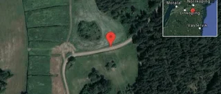 En personbil i olycka