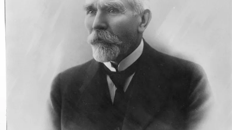 Firman August Stenman AB grundades genom att August Stenman köpte den Thunellska gångjärnsfabriken i Eskilstuna.