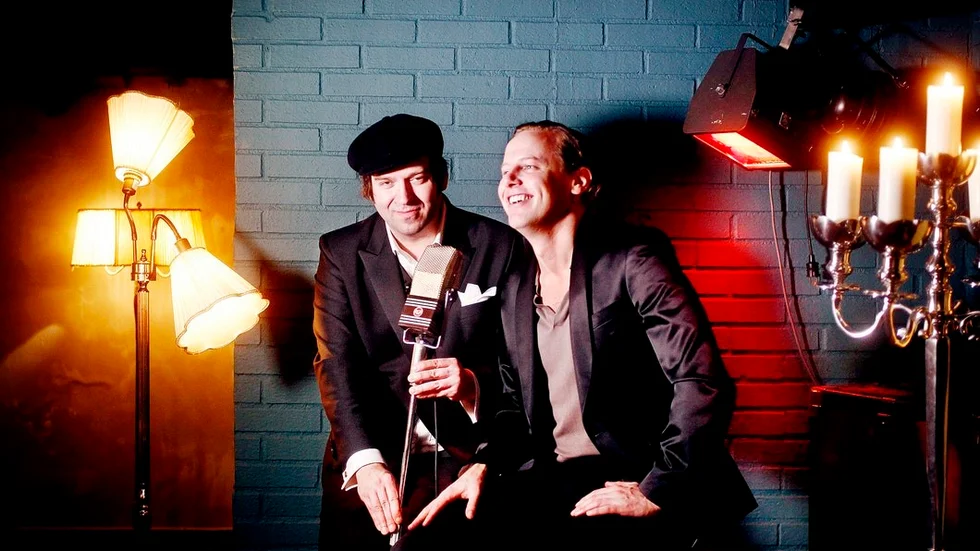 Patrik Kolar och Carl Tillenius fortsätter att arrangera humorkvällar i Biografbaren och på andra scener i Eskilstuna under namnet Svenska Humorklubben.