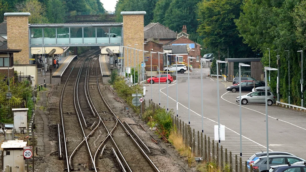 Tomma tågspår vid Winchester i Hampshire i södra England på torsdagen.
