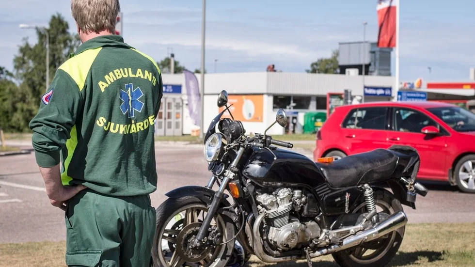 De drabbade i motorcykelolyckan fick inga allvarliga skador.