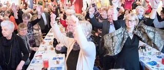Sång, musik och träning när seniorerna hyllades