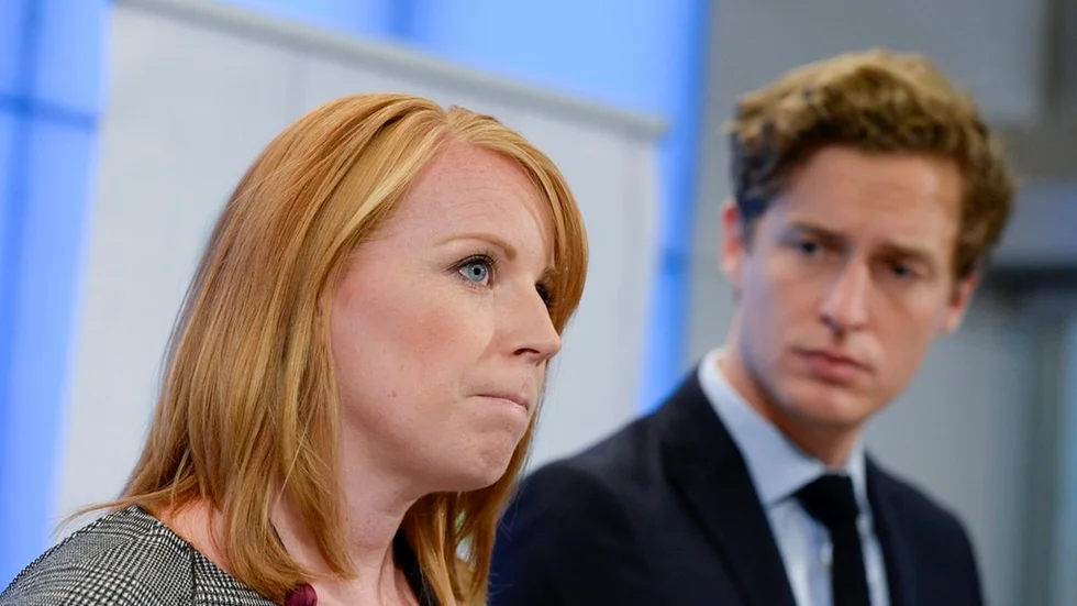 Centerns riksdagsgrupp – på bilden ordföranden Annie Lööf och riksdagsledamoten Emil Källström – tycks i tid ha sett risken med att en avsättning av försvarsministern skulle kunna ge upphov till ett beteendemönster som kunde skada den parlamentariska ordningen. De gjorde rätt, och bör inte få ovett, men däremot beröm.
