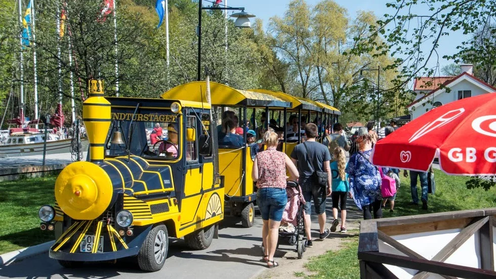 Små tåg är bättre än dyr bro.