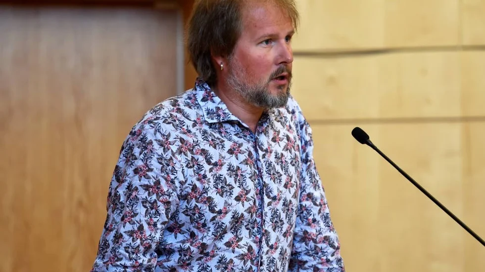 Till mötes. Stefan Carlsson (V) anser att politikerna har lyssnat och gått föräldrarna till barnen på Tallbackens förskola till mötes så långt det går.