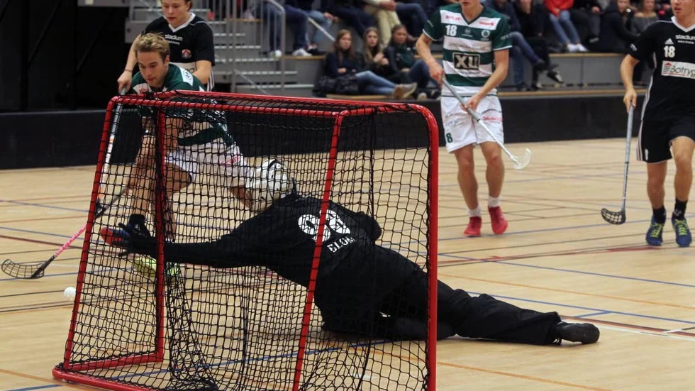 Ledberg ledde hemma i Campushallen mot Nykvarn, men förlorade till slut. Här en bild från derbyt mot FBC.