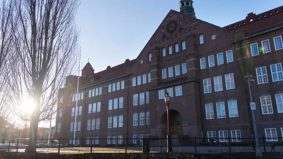 Enhetschefen lämnar Katedralskolan för ett uppdrag på utbildningsförvaltningen. Den inhyrda chefen fortsätter sitt arbete tills en ny chef har rekryterats.