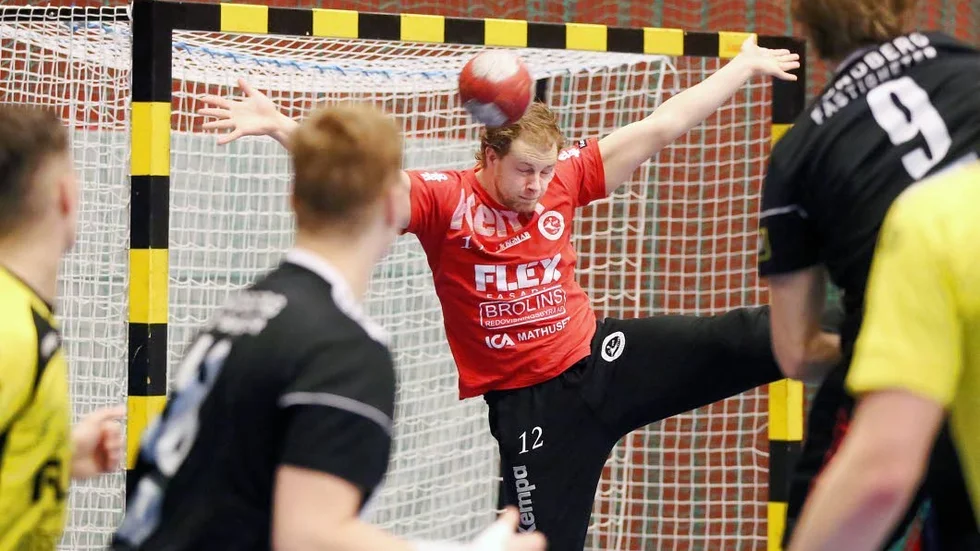 Oliver Carlford har bra form i HHF-målet.