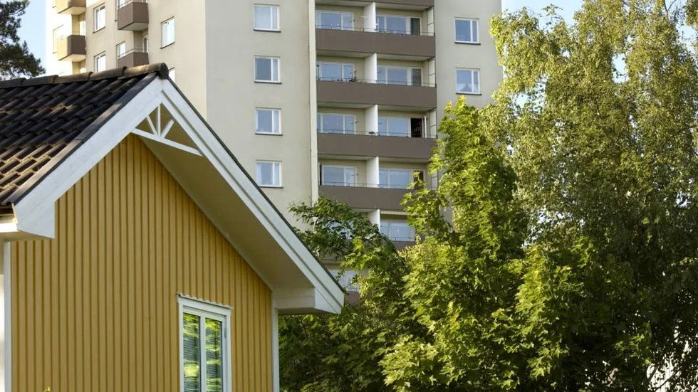 Bostadspolitiken har ännu inte blivit en valfråga, vilket är bra för en kommande uppgörelse.