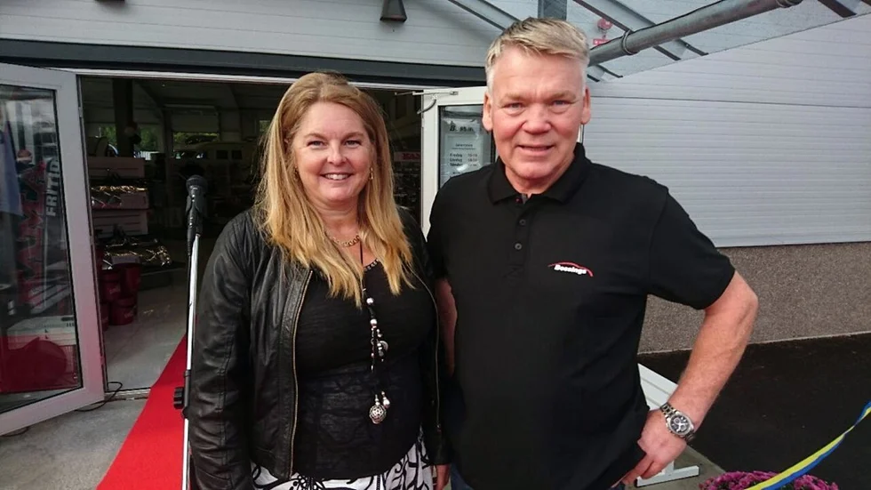 Nu-Links vd Yvonne Rosmark och Bossing själv, Bo Karlsson under helgens invigning av de nya lokalerna. Foto: Alf Wesik