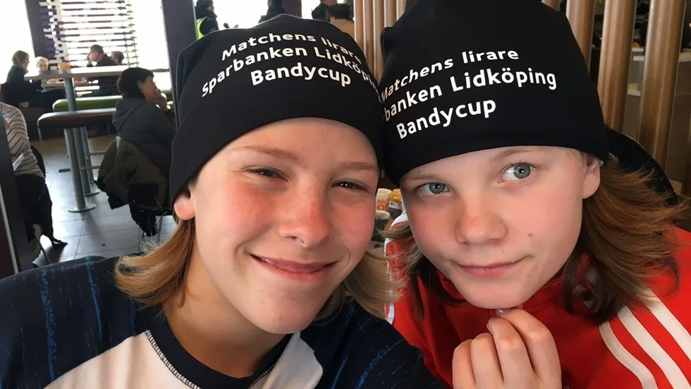 Mårten Hermansson Kling och Ludvig Ivarsson representerade Nässjö IF i den stora turneringen ”Bandykalaset” i Lidköping.