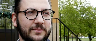 Politikern: "Inför lokala utegångsförbud"