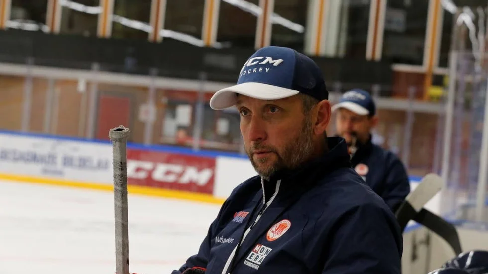 VIK:s assisterande tränare Mikael Johansson.