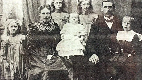 Hela familjen Andersson dog i katastrofen. Fr v Ebba, Alfrida, Sigrid, Ellis, Ingeborg, Axel och Sigvard.