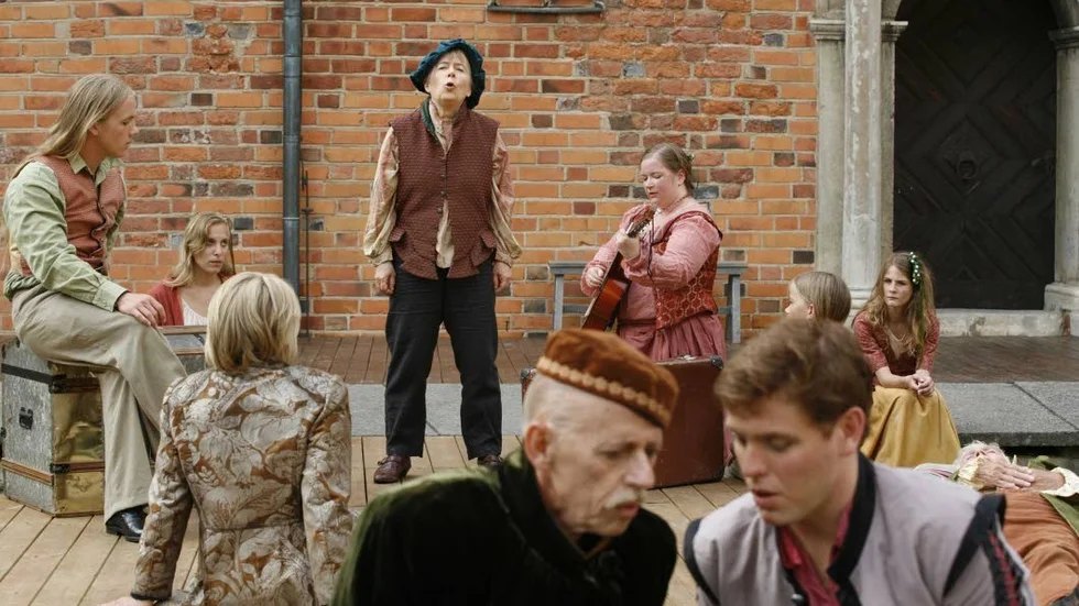 Förra året erbjöds ungdomar feriepraktikplats på Shakespeare på Gräsgården.