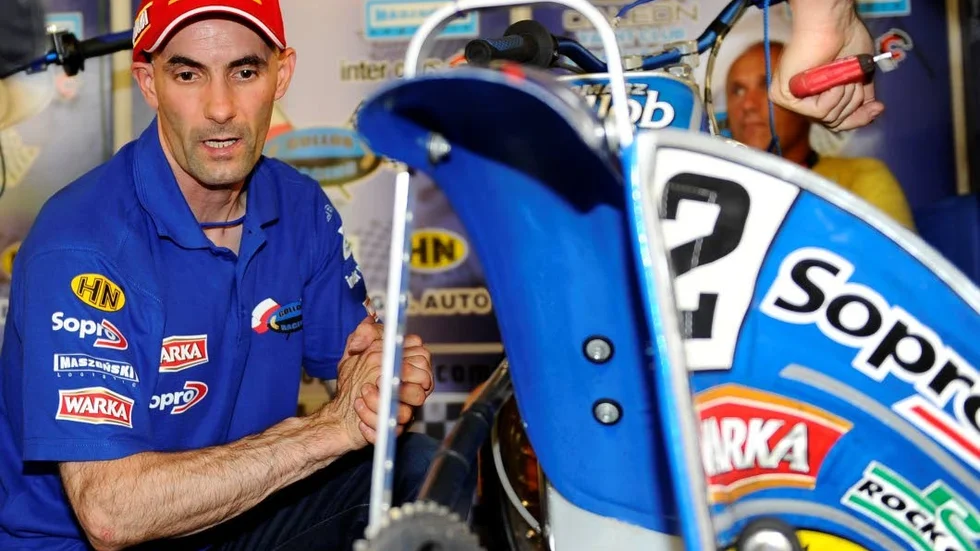 Allvarligt skadad. Tomasz Gollob har opererats efter sin motocrossolycka. Frågan är hur frisk han kommer att bli.