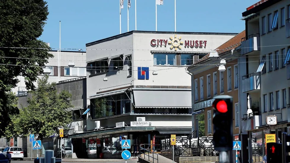 Vision. Låt centrum växa inifrån och ut, menar insändarskribenten.