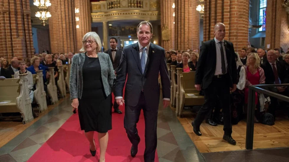 Avstå. Insändarskribenten uppmanar Johan Andersson att avstå från gudstjänsten i Storkyrkan.