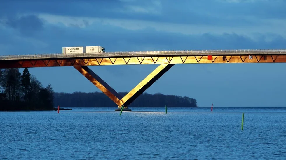 Motalabrons tillkomst går inte att jämföra med Lalandiaplanerna, skriver Anna-Lisa Hagenborg.